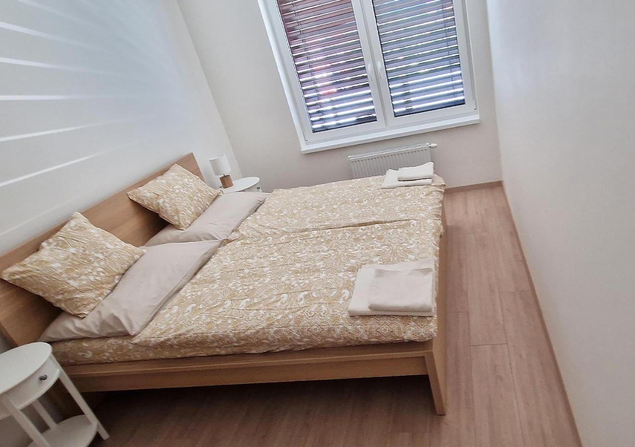 New Cozy 2 Room Pink Apartment Bratislava 058 Екстер'єр фото