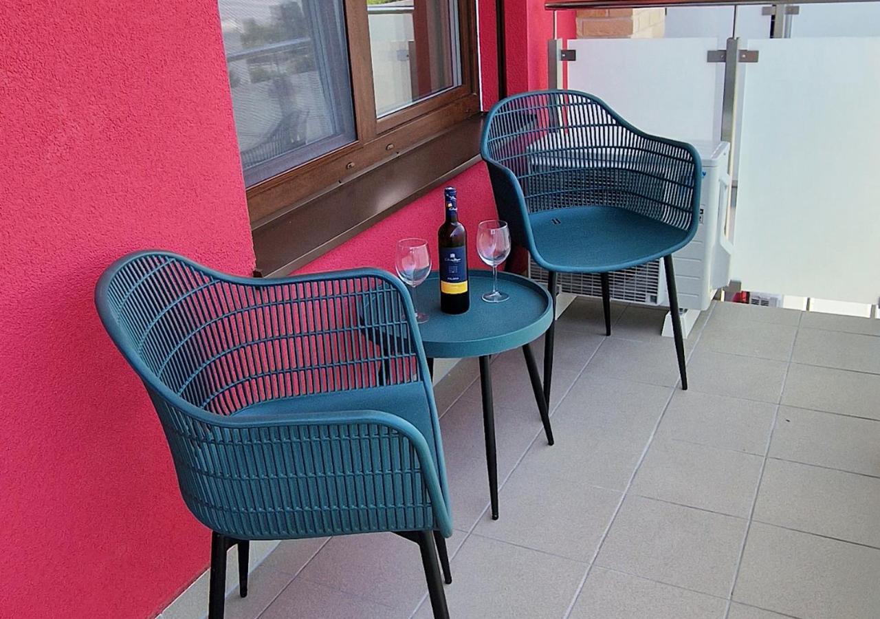 New Cozy 2 Room Pink Apartment Bratislava 058 Екстер'єр фото